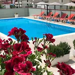 Relax & Ξενοδοχείο