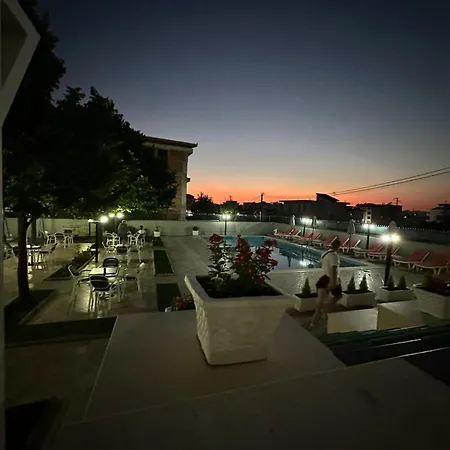 Relax & Hotel