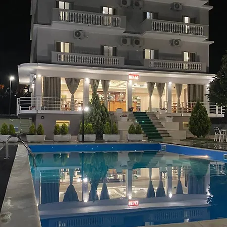 Relax & Golem (Tirana)