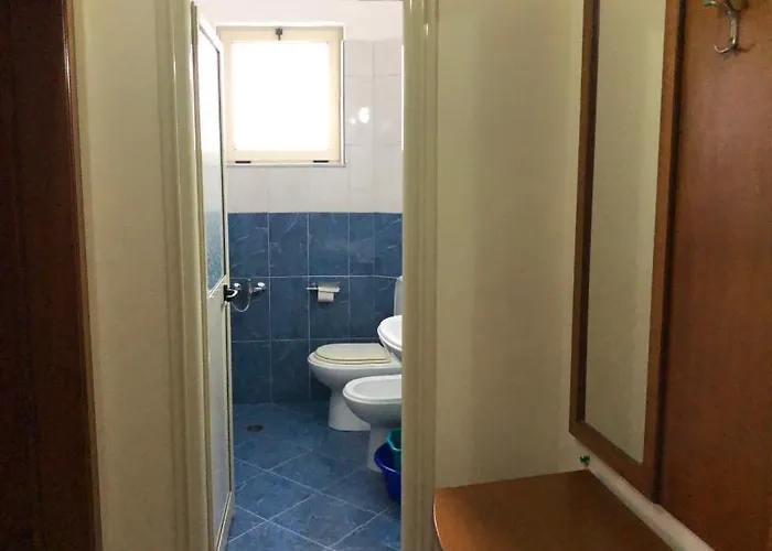 Relax & Hotel Golem (Tirana)